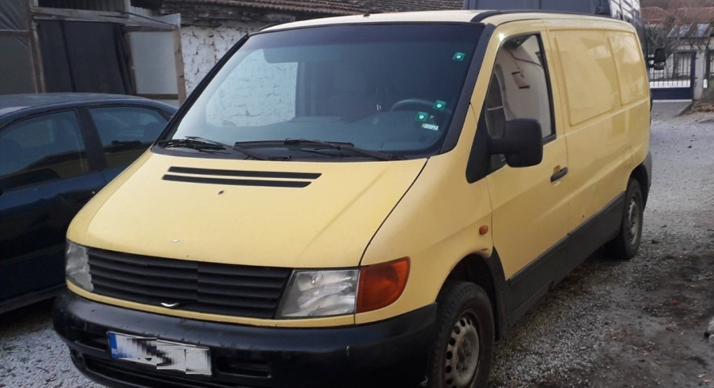 Μετέφεραν σε όχημα 19 άτομα με σκοπό την διευκόλυνση της μη νόμιμης εξόδου τους από τη χώρα