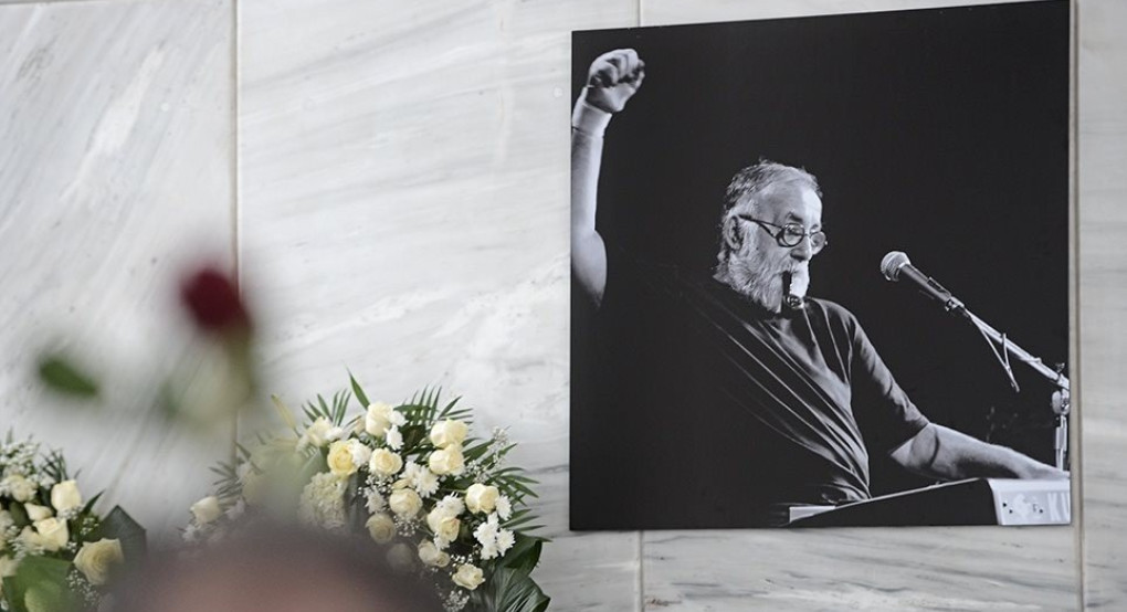 Θάνος Μικρούτσικος: Το τελευταίο αντίο