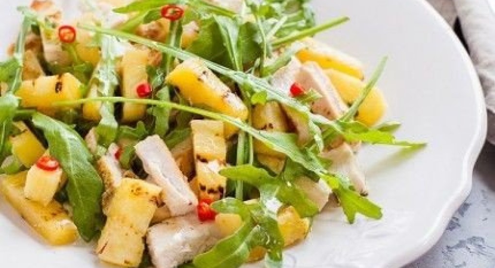 Σαλάτα με κοτόπουλο και ανανά