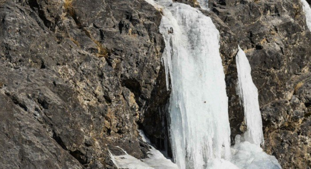 Άρτα:Πάγωσαν οι καταρράκτες