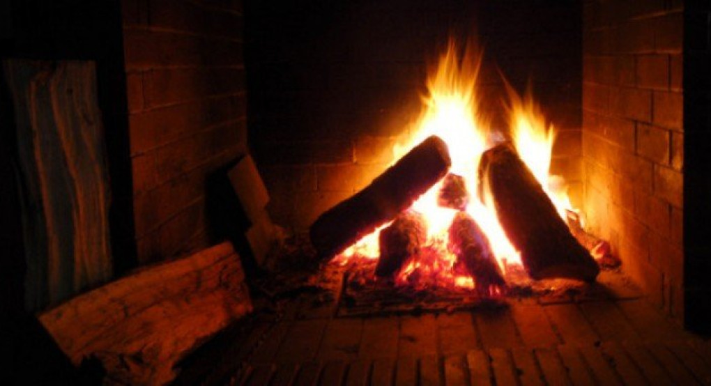 Ελληνική Αντικαρκινική Εταιρεία: Μην ανάβετε τα τζάκια -Κίνδυνος καρκίνου με τα αιωρούμενα σωματίδια 