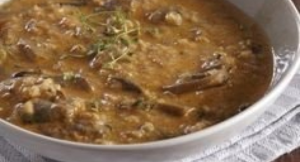 Σούπα με γλυκό τραχανά και μανιτάρια