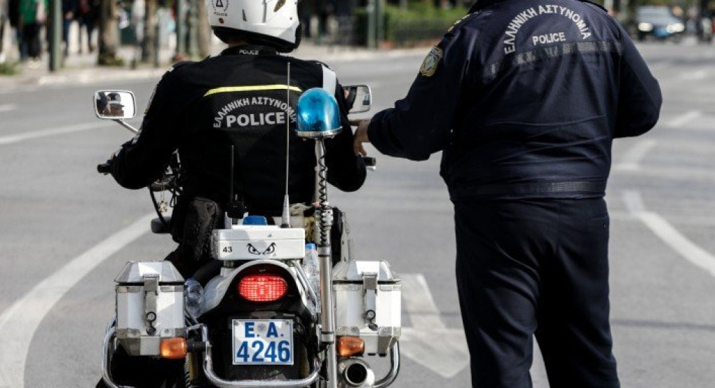 Τι αλλάζει στις άδειες οδήγησης -Πρόστιμα έως 1 εκατ. ευρώ για όποιον κλείνει αυτοκινητόδρομο