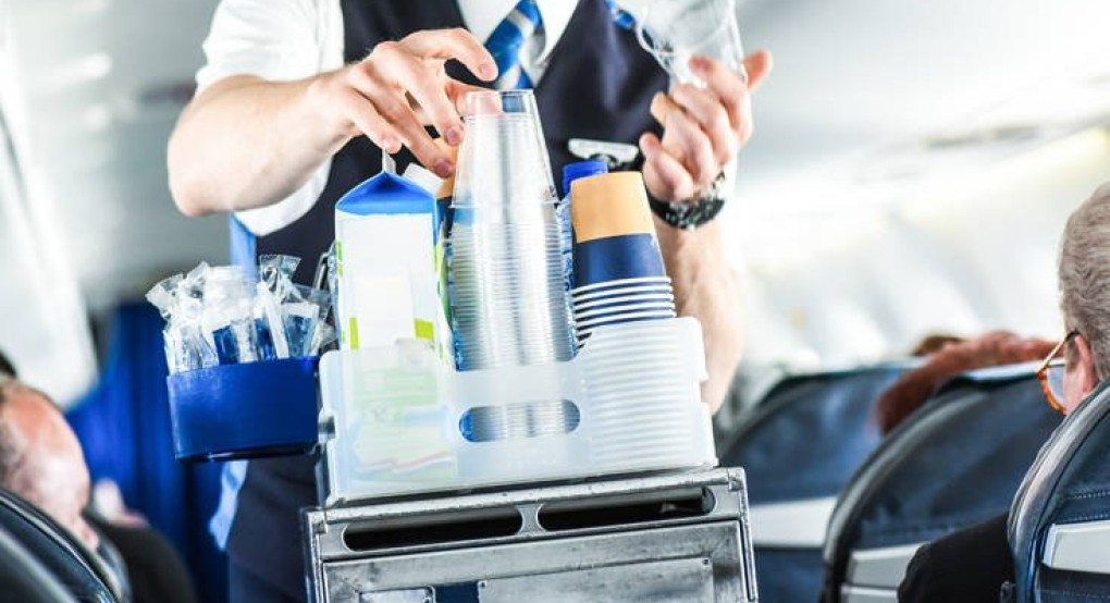  Γιατί το νερό στις πτήσεις δεν είναι τόσο ασφαλές όσο νομίζετε