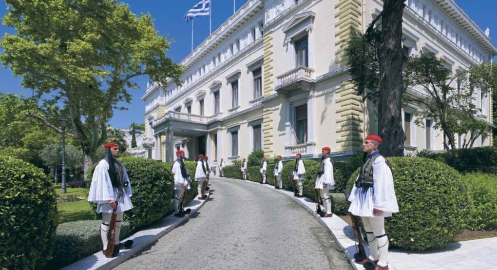 Φουντώνουν τα σενάρια για τον ΠτΔ