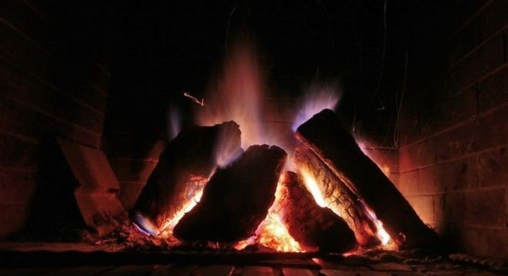 Τζάκι: Τι πρέπει να προσέχουμε και τι ξύλα πρέπει να καίμε