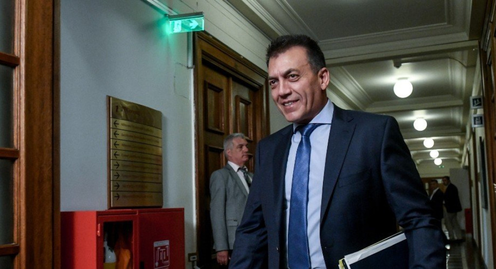 Επικουρικές εξπρές σε όλα τα ταμεία – Τι θα πληρώσουν 250.000 γιατροί, δικηγόροι, μηχανικοί