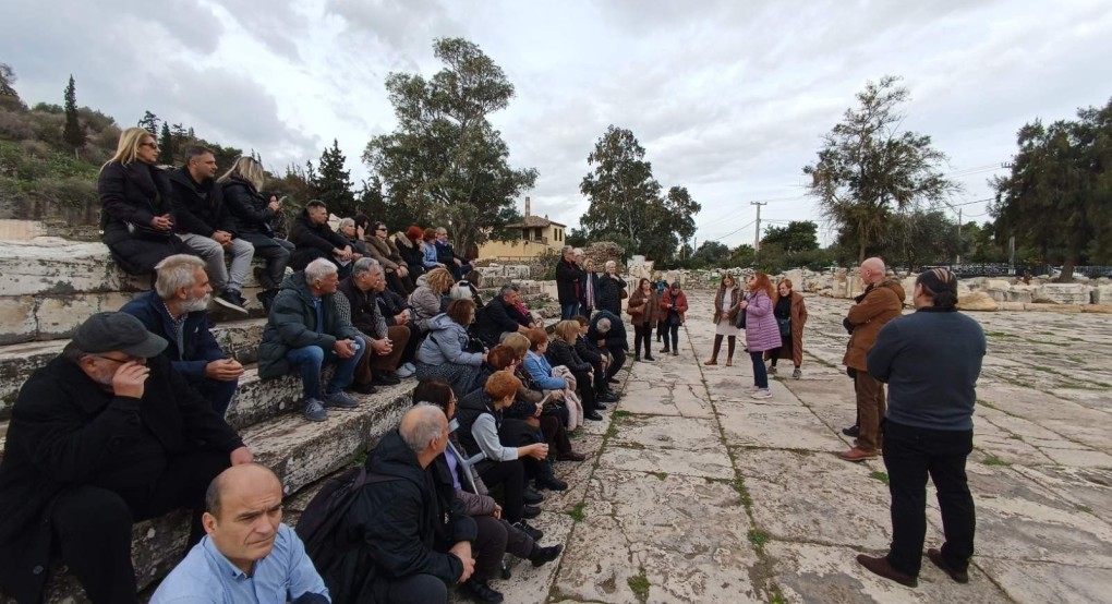 Στην Χριστουγεννιάτικη Αθήνα ο Φ.Σ.Ε. «Μέγας Αλέξανδρος» Στην Χριστουγεννιάτικη Αθήνα ο Φ.Σ.Ε. «Μέγας Αλέξανδρος»
