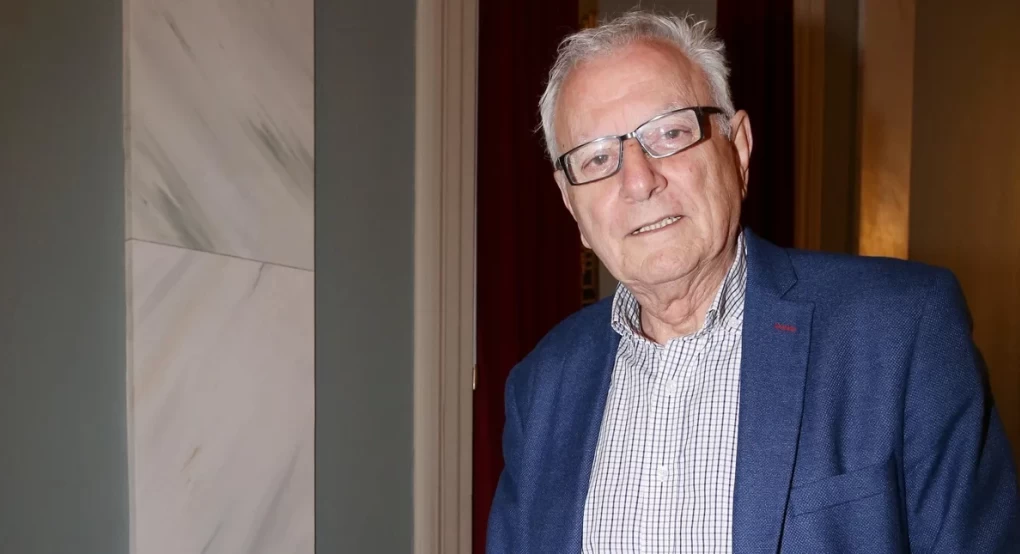 «Μην το βάζετε ποτέ κάτω»: Το συγκινητικό μήνυμα και η τελευταία τηλεοπτική εμφάνιση του Κώστα Χαρδαβέλλα «Μην το βάζετε ποτέ κάτω»: Το συγκινητικό μήνυμα και η τελευταία τηλεοπτική εμφάνιση του Κώστα Χαρδαβέλλα