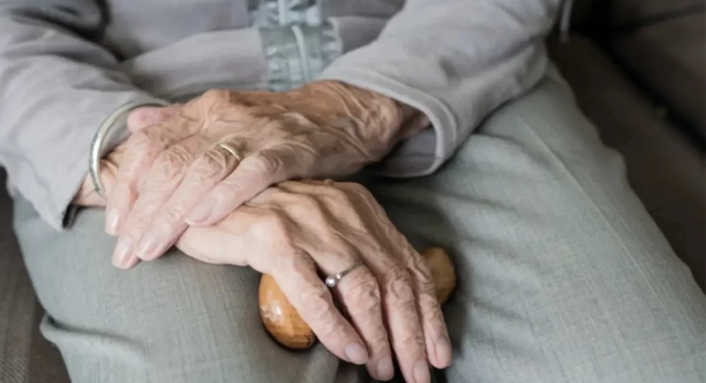 Θεσσαλονίκη: Κανείς δεν περίμενε ότι ο 87χρονος θα προσπαθούσε να σκοτώσει την κατάκοιτη σύζυγό του, λένε συγγενείς τους Θεσσαλονίκη: Κανείς δεν περίμενε ότι ο 87χρονος θα προσπαθούσε να σκοτώσει την κατάκοιτη σύζυγό του, λένε συγγενείς τους