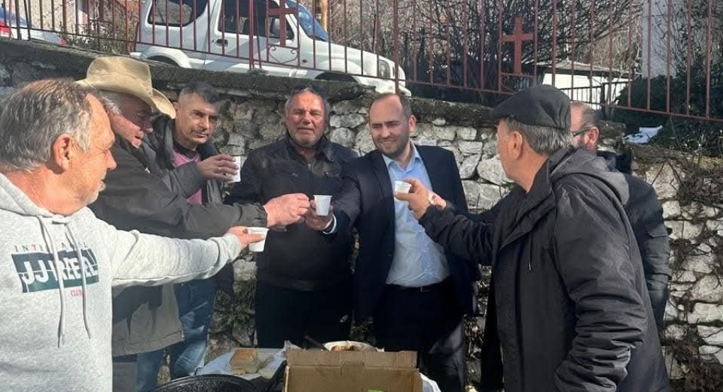 Μεγάλη γιορτή του Αγίου Αθανασίου: ευχές από τον Λάκη Βασιλειάδη Μεγάλη γιορτή του Αγίου Αθανασίου: ευχές από τον Λάκη Βασιλειάδη