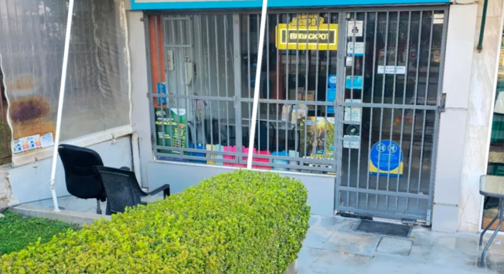 Φάληρο: Πώς έφτασαν στον δράστη της δολοφονίας του ιδιοκτήτη πρακτορείου - Η κατόπτευση, η επιστροφή και το δελτίο των 5.000 ευρώ Φάληρο: Πώς έφτασαν στον δράστη της δολοφονίας του ιδιοκτήτη πρακτορείου - Η κατόπτευση, η επιστροφή και το δελτίο των 5.000 ευρώ
