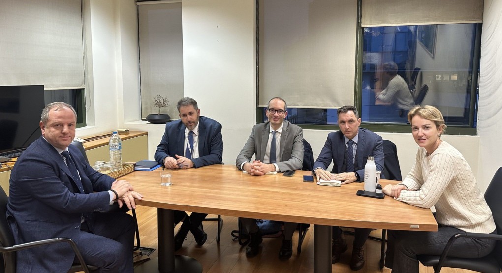 Ενεργειακά θέματα του Νομού Πέλλας συζήτησαν Σταμενίτης – Σδούκου και στελέχη της ΔΕΔΑ Ενεργειακά θέματα του Νομού Πέλλας συζήτησαν Σταμενίτης – Σδούκου και στελέχη της ΔΕΔΑ
