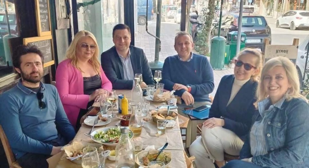 Γεύμα Δικηγόρων στα Γιαννιτσά: Ενότητα και Συναδελφικότητα Γεύμα Δικηγόρων στα Γιαννιτσά: Ενότητα και Συναδελφικότητα