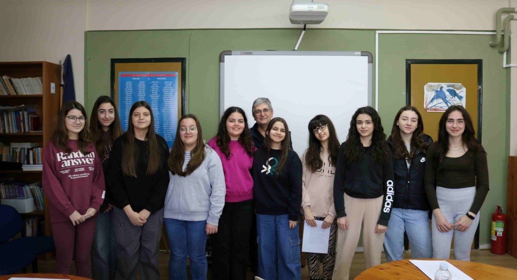 Η κ. Μάρω Θεοδωράκη συνομιλεί με το 3ο Γυμνάσιο Γιαννιτσών