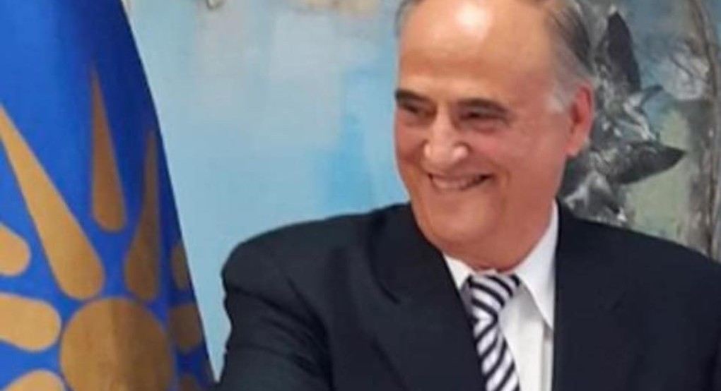 Χρήστος Μπίνος: Πρέπει να παλέψουμε για τη ζωή και την ιστορία μας. Χρήστος Μπίνος: Πρέπει να παλέψουμε για τη ζωή και την ιστορία μας.