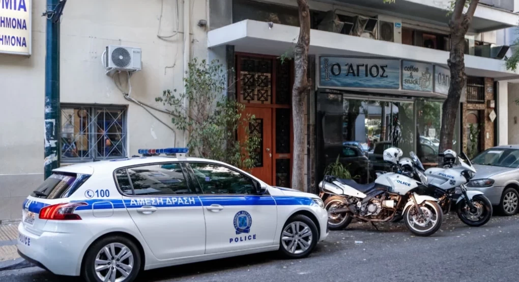 Άγιος Παντελεήμονας: Αιγύπτιος με χατζάρα απειλούσε να σφάξει αστυνομικούς Άγιος Παντελεήμονας: Αιγύπτιος με χατζάρα απειλούσε να σφάξει αστυνομικούς