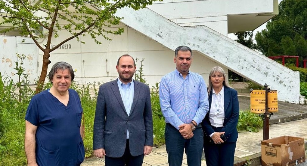 Επίσκεψη του Λάκη Βασιλειάδη στο Νοσοκομείο Γιαννιτσών Επίσκεψη του Λάκη Βασιλειάδη στο Νοσοκομείο Γιαννιτσών