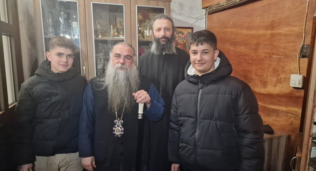 Μεγάλη χαρά για τα παιδιά του Αρχαγγέλου από την παρουσία του Θεοφιλεστάτου Επισκόπου Αλμωπίας Μεγάλη χαρά για τα παιδιά του Αρχαγγέλου από την παρουσία του Θεοφιλεστάτου Επισκόπου Αλμωπίας