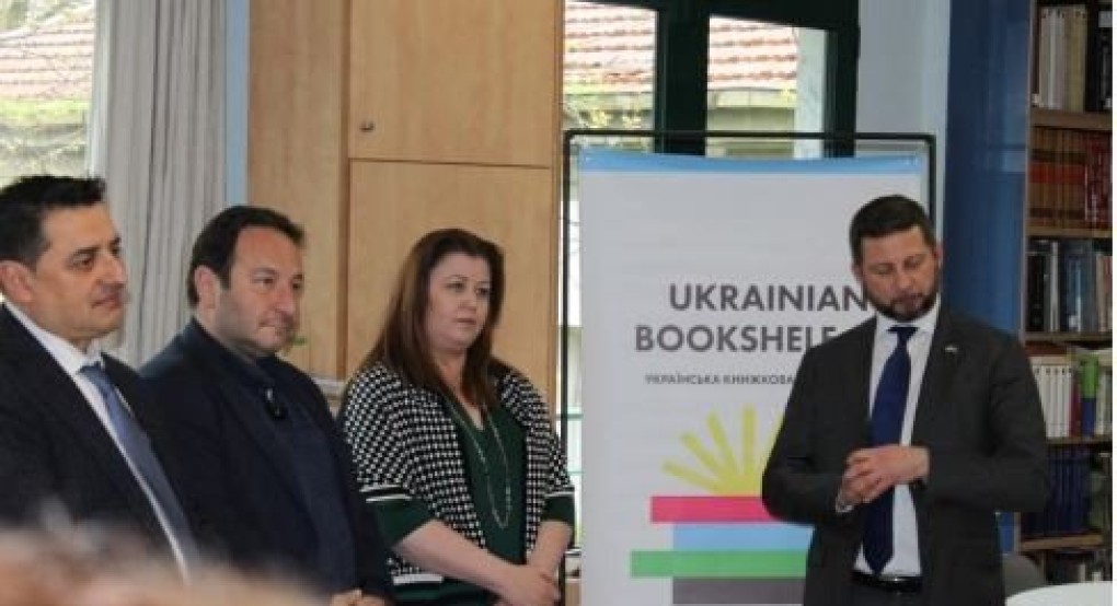 Ο πρόξενος της Ουκρανίας Ευγέν Σκβίρα επισκέφτηκε τη Δημόσια Κεντρική Βιβλιοθήκη Έδεσσας