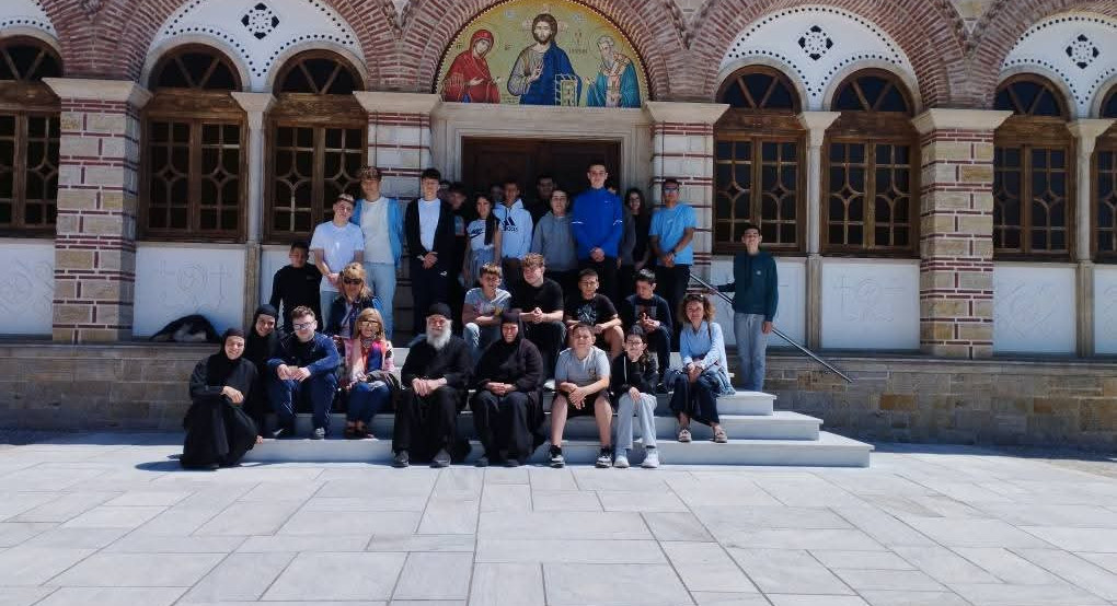 Στο Φως της Παράδοσης και της Πίστης: Οι φιλοξενούμενοι του Γυμνασίου Προμάχων στην Ιερά Μονή Αγίου Ιλαρίωνος Στο Φως της Παράδοσης και της Πίστης: Οι φιλοξενούμενοι του Γυμνασίου Προμάχων στην Ιερά Μονή Αγίου Ιλαρίωνος