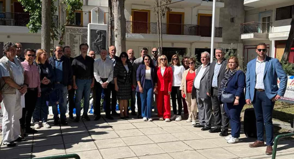 Την Εργατική Πρωτομαγιά τίμησε ο Δήμαρχος Πέλλας Στάθης Φουντουκίδης – Παρών στη συγκέντρωση και κατάθεση στεφάνου Την Εργατική Πρωτομαγιά τίμησε ο Δήμαρχος Πέλλας Στάθης Φουντουκίδης – Παρών στη συγκέντρωση και κατάθεση στεφάνου