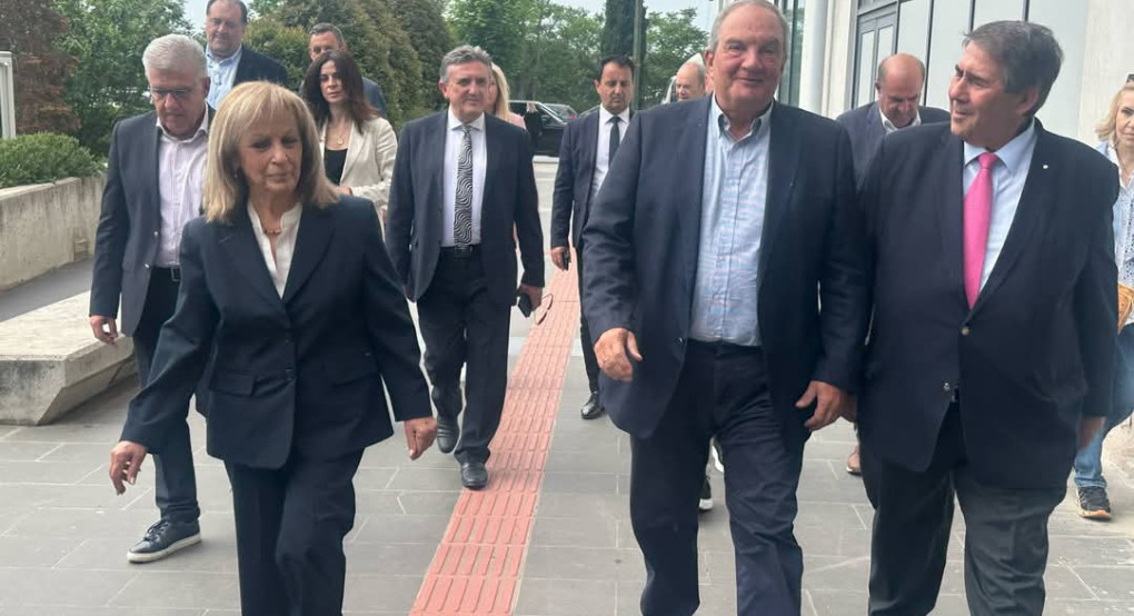 Συνάντηση Ιορδάνη Τζαμτζή με τον Κώστα Καραμανλή στην ΠΚΜ – Τον προσκάλεσε στην Πέλλα Συνάντηση Ιορδάνη Τζαμτζή με τον Κώστα Καραμανλή στην ΠΚΜ – Τον προσκάλεσε στην Πέλλα