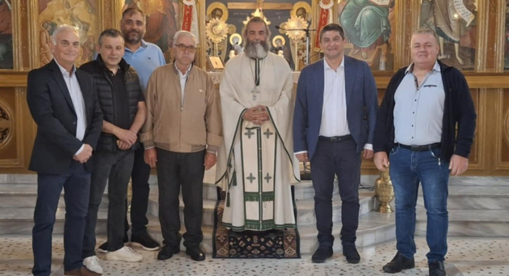 Αραβησσός: Τιμή στον επί 50 χρόνια ιεροψάλτη Ιωάννη Κουτσώνη Αραβησσός: Τιμή στον επί 50 χρόνια ιεροψάλτη Ιωάννη Κουτσώνη