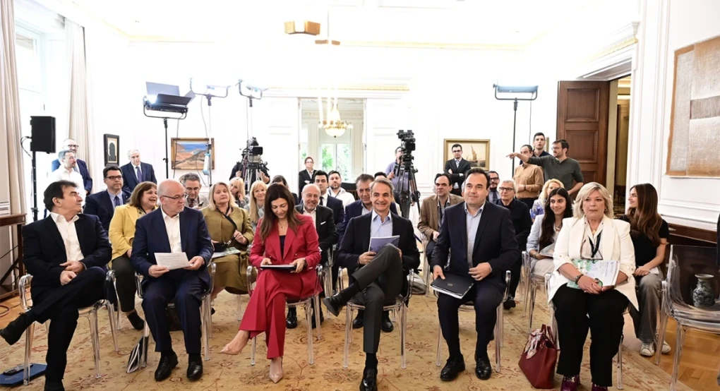 Εθνική Στρατηγική για τη βία των ανηλίκων: Κοινωνική εργασία αντί αποβολών, δημιουργία τεχνικών γυμνασίων, ξεκινά το kids wallet Εθνική Στρατηγική για τη βία των ανηλίκων: Κοινωνική εργασία αντί αποβολών, δημιουργία τεχνικών γυμνασίων, ξεκινά το kids wallet