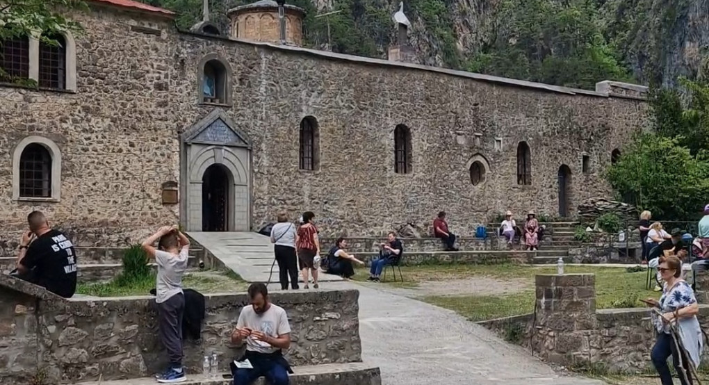 Μοναδική εμπειρία πίστης και φυσικής ομορφιάς στη Μονή Παναγίας στο Στόμιο Κόνιτσας Μοναδική εμπειρία πίστης και φυσικής ομορφιάς στη Μονή Παναγίας στο Στόμιο Κόνιτσας