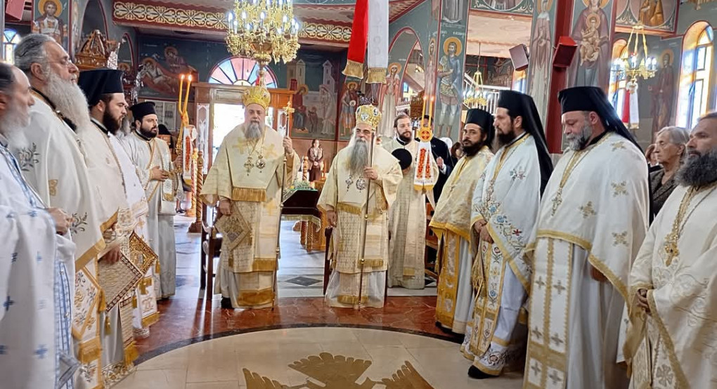 Αρχιερατική Θεία Λειτουργία υπό τον Επίσκοπο Αλμωπίας Στέφανο στα Τρίκαλα Αρχιερατική Θεία Λειτουργία υπό τον Επίσκοπο Αλμωπίας Στέφανο στα Τρίκαλα