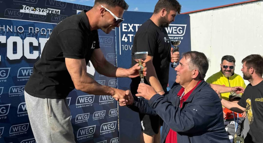 Ο Ιορδάνης Τζαμτζής στους αγώνες motocross στη Σκύδρα Ο Ιορδάνης Τζαμτζής στους αγώνες motocross στη Σκύδρα