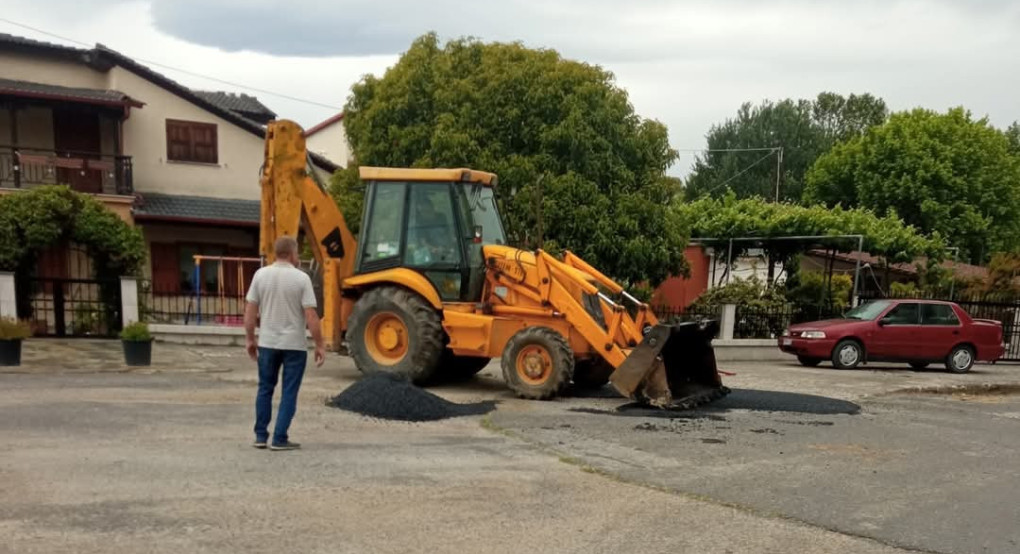 Σε πλήρη εξέλιξη οι εργασίες αποκατάστασης από τη ΔΕΥΑΑ στον Δήμο Αλμωπίας Σε πλήρη εξέλιξη οι εργασίες αποκατάστασης από τη ΔΕΥΑΑ στον Δήμο Αλμωπίας