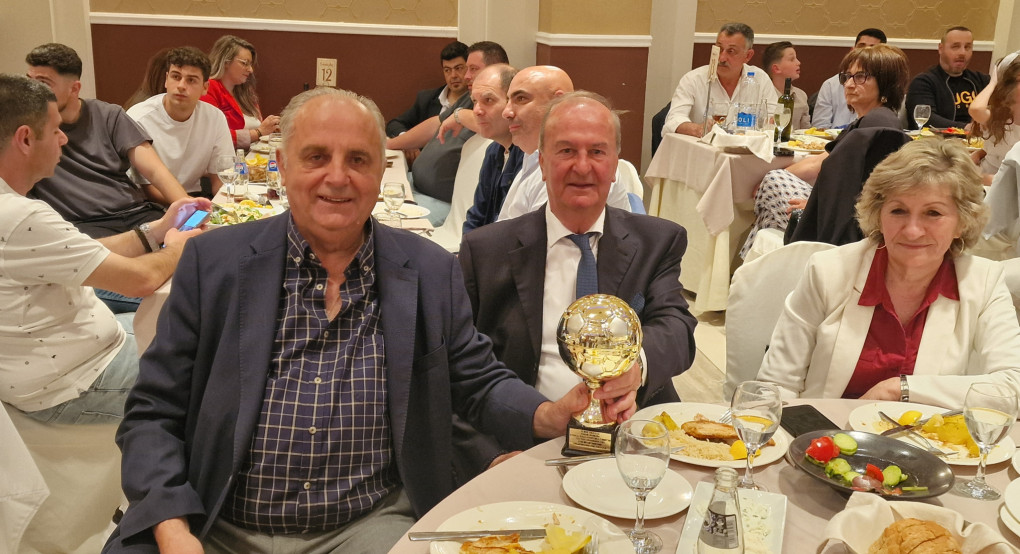 Δημήτρης Γιάννου: Παρών στον χορό ποδοσφαίρου της ΕΠΣ Πέλλας το βράδυ της Παρασκευής Δημήτρης Γιάννου: Παρών στον χορό ποδοσφαίρου της ΕΠΣ Πέλλας το βράδυ της Παρασκευής