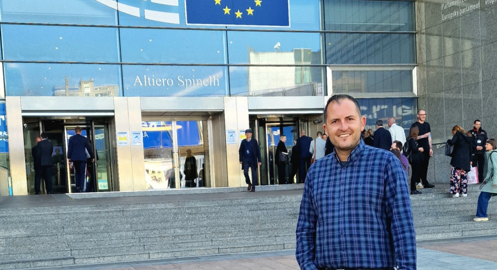 Σημαντική εμπειρία για την έγκυρη ενημέρωση: Ο Στέφανος Μίντζας του pellanews.gr στο Ευρωπαϊκό Κοινοβούλιο Σημαντική εμπειρία για την έγκυρη ενημέρωση: Ο Στέφανος Μίντζας του pellanews.gr στο Ευρωπαϊκό Κοινοβούλιο