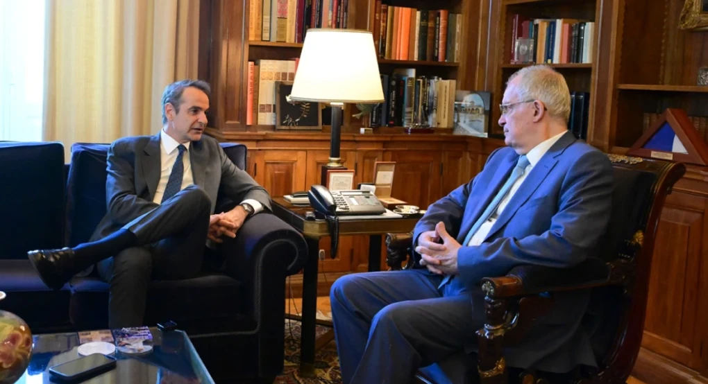 Μητσοτάκης για άρση μονιμότητας των δημοσίων υπαλλήλων: Να επιβραβεύονται οι συνεπείς και να απομακρύνονται όσοι δεν ανταποκρίνονται επί μακρόν Μητσοτάκης για άρση μονιμότητας των δημοσίων υπαλλήλων: Να επιβραβεύονται οι συνεπείς και να απομακρύνονται όσοι δεν ανταποκρίνονται επί μακρόν