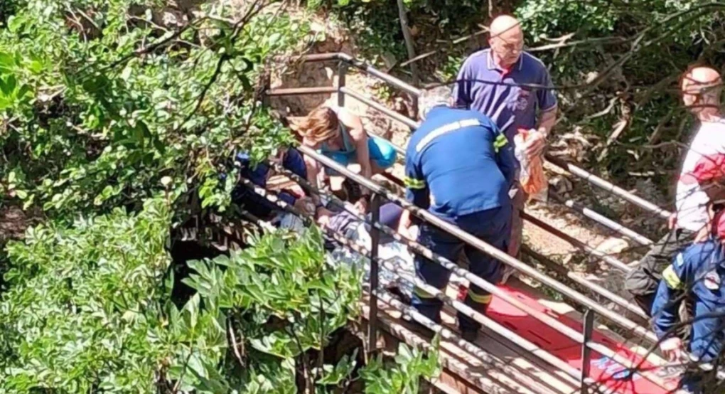 Νέδα: Έρευνα για τις συνθήκες που οδήγησαν στον θάνατο 4χρονου - «Έπεσε από ύψος 25 μέτρων στο ποτάμι» Νέδα: Έρευνα για τις συνθήκες που οδήγησαν στον θάνατο 4χρονου - «Έπεσε από ύψος 25 μέτρων στο ποτάμι»
