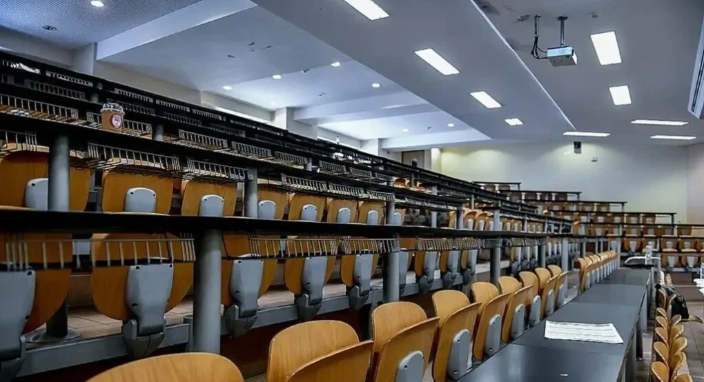 Στις κάλπες σήμερα οι φοιτητές: Μέχρι τις 7 το απόγευμα ανοιχτές οι κάλπες Στις κάλπες σήμερα οι φοιτητές: Μέχρι τις 7 το απόγευμα ανοιχτές οι κάλπες