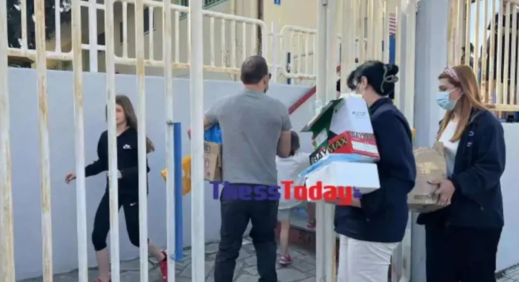 Ευκαρπία Θεσσαλονίκης: Στο νηπιαγωγείο της 5χρονης ο ΕΟΔΥ για strep tests -«Ζούμε με τον φόβο» λένε οι γονείς Ευκαρπία Θεσσαλονίκης: Στο νηπιαγωγείο της 5χρονης ο ΕΟΔΥ για strep tests -«Ζούμε με τον φόβο» λένε οι γονείς