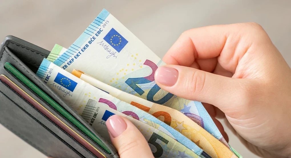 ΕΦΚΑ: Στα 1.457 ευρώ ο μέσος μισθός – Ένα σκαλί πιο κάτω οι αμοιβές των γυναικών ΕΦΚΑ: Στα 1.457 ευρώ ο μέσος μισθός – Ένα σκαλί πιο κάτω οι αμοιβές των γυναικών