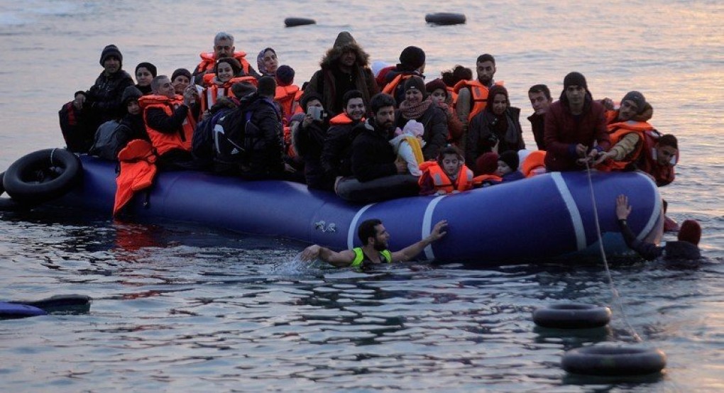 Μυτιλήνη: Πολίτες εμποδίζουν την αποβίβαση μεταναστών στο λιμάνι της Θερμής 