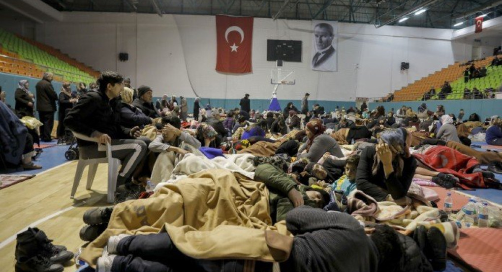 Τουρκία: «Ρομπέν των φτωχών» αφήνει χρήματα στους σεισμόπληκτους