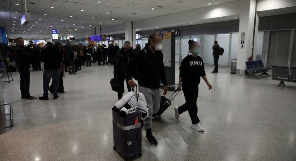 Κορωνοϊός: Στην Αθήνα οι 100 μαθητές του Κολλεγίου-Οι 5 με πυρετό και βήχα