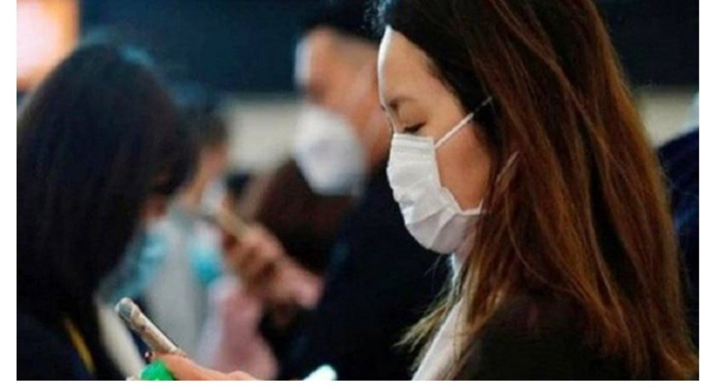 Κορονοϊος: Επιβιώνει ακόμη και στην οθόνη του κινητού 