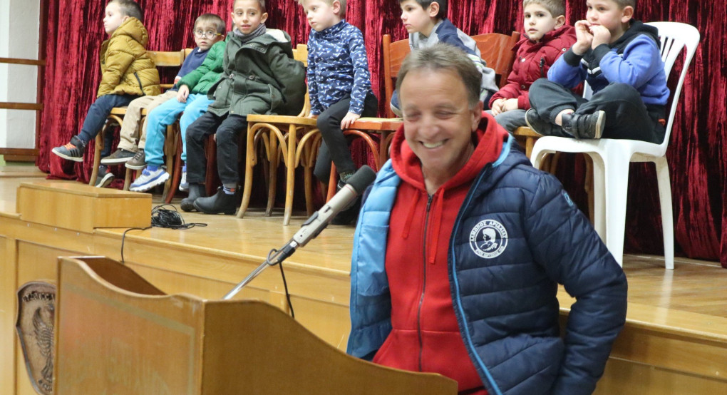 Θερμό χειροκρότημα για τον Γιώργο Τυριακίδη 