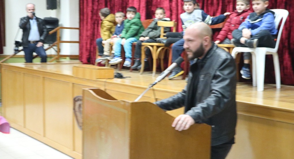 Ο αρχηγός του Αλμωπού Σίμος Μένιος 