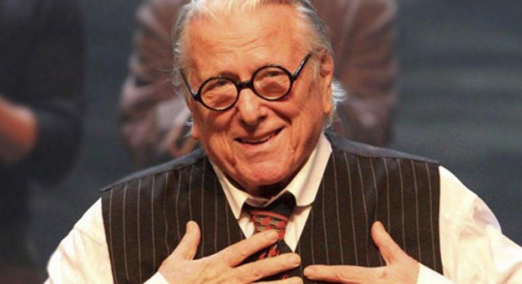 Ο Κώστας Βουτσάς έφυγε, και μαζί του έφυγε κι η ελπίδα μας να ζήσουμε στη Χώρα του Ποτέ...