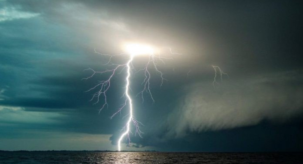 Τρελάθηκε ο καιρός! Ερχεται θερμή εισβολή με μεγάλη άνοδο της θερμοκρασίας! Και μετά πτώση...  