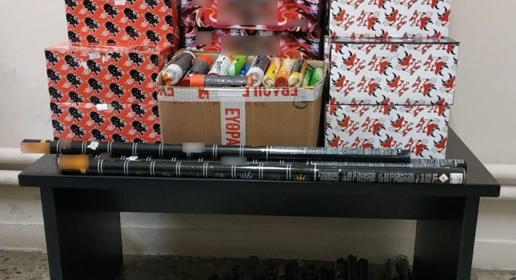 Σύλληψη και κατάσχεση φωτοβολίδων και πυροτεχνημάτων