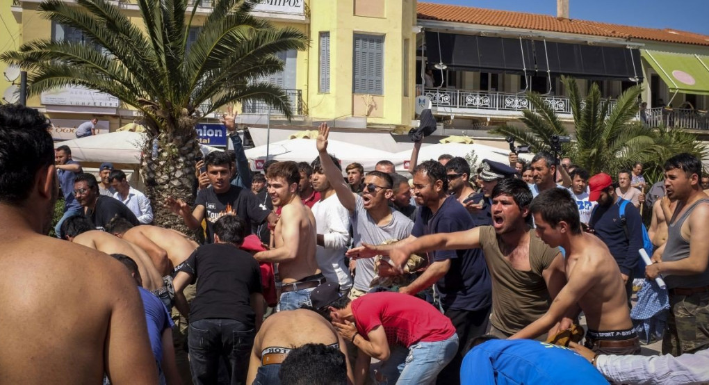 Να φύγουν αμέσως από το νησί οι 5.000 αιτούντες άσυλο ζητάει ο δήμαρχος Μυτιλήνης